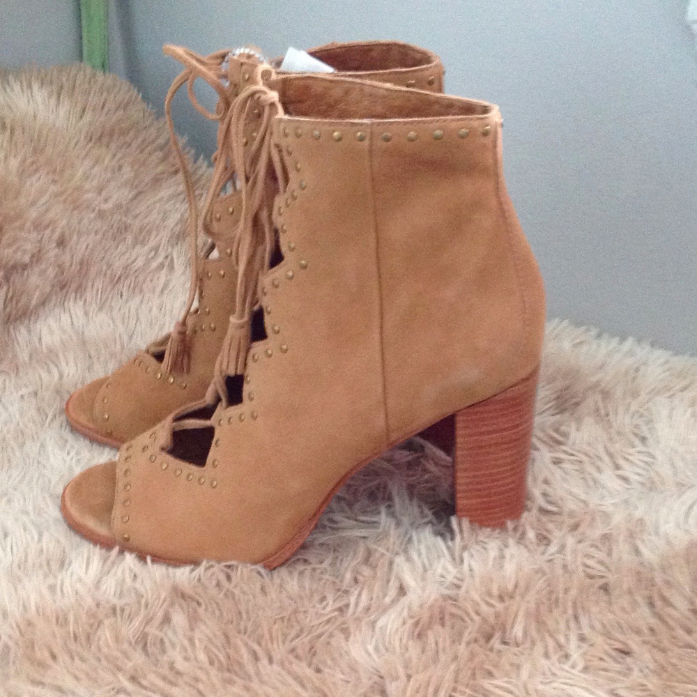 New Frye Gabby Ghillie Studded Booties Grunge Victorian